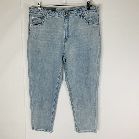 New Wild Fable Sz 18 High Rise Mom Jeans Light Wash Distressed Ankles NWT - Picture 2 of 7